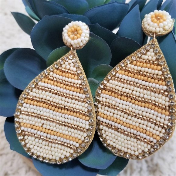 Earrings. Teardrop Shaped. White, Tan & Metallic Gold Beaded. NWT. - Picture 3 of 7